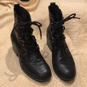 Women’s SOREL Leather Lace-Up Boots, Black Size 9 (EU 40) Great almost new cond!